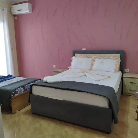 Alexander Apartment *